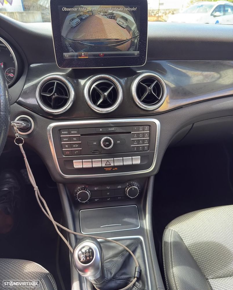 Mercedes-Benz CLA 180 d Shooting Brake AMG Line - 9