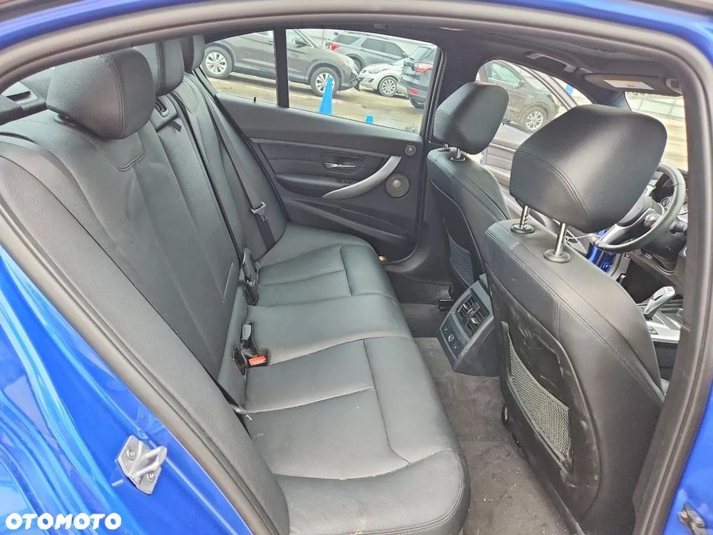 BMW Seria 3 328i xDrive Sport-Aut Sport Line - 9