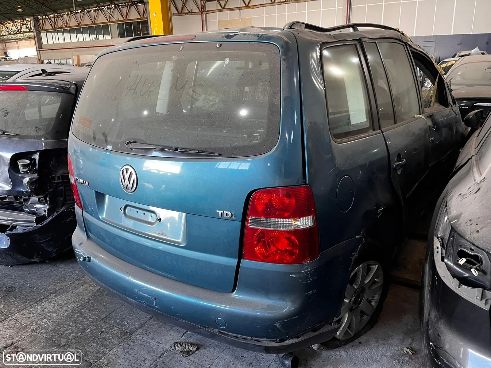 VW Touran 1.9 Tdi 2003 para peças - 1