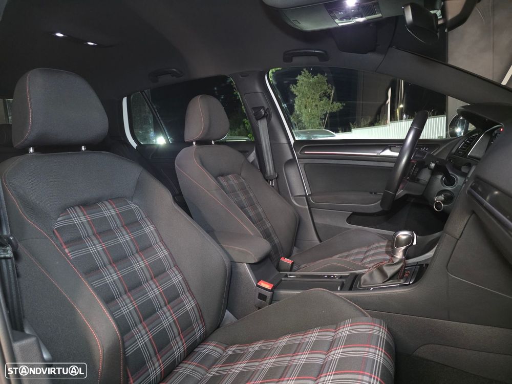 VW Golf 2.0 TSI GTI DSG Performance - 27