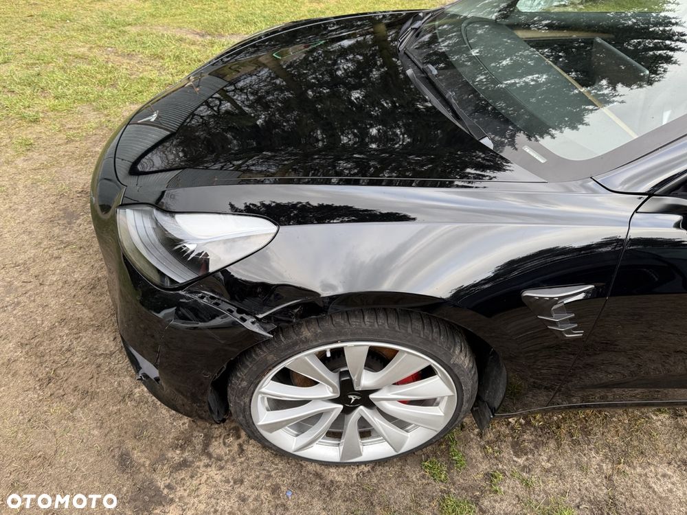 Tesla Model 3 - 8