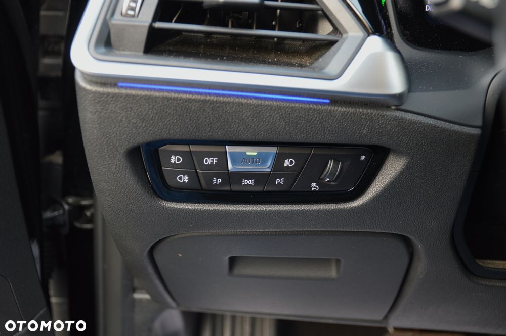 BMW Seria 3 320d Sport Line Shadow - 31