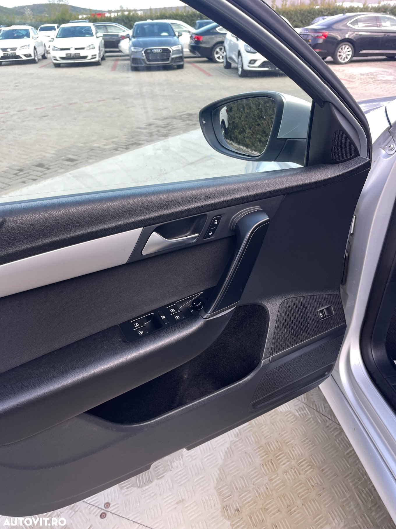 Volkswagen Passat 2.0 TDI BlueMotion Tehnology DSG Trendline - 32