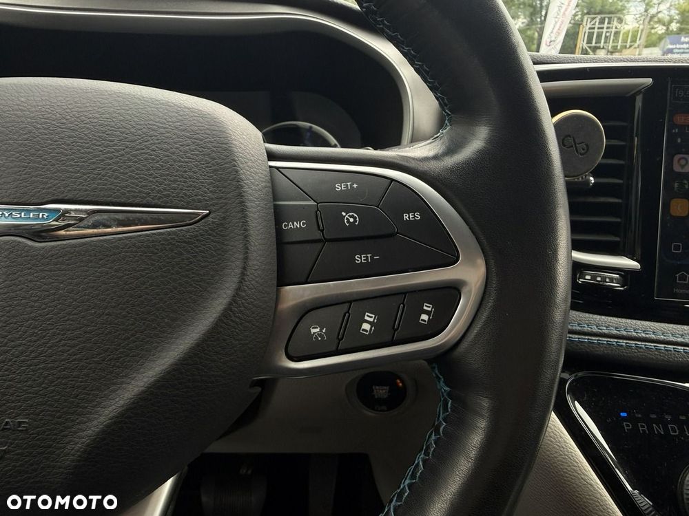Chrysler Pacifica - 22