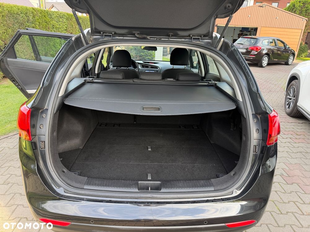 Kia Ceed 1.6 GDI ISG Platinum Edition - 23