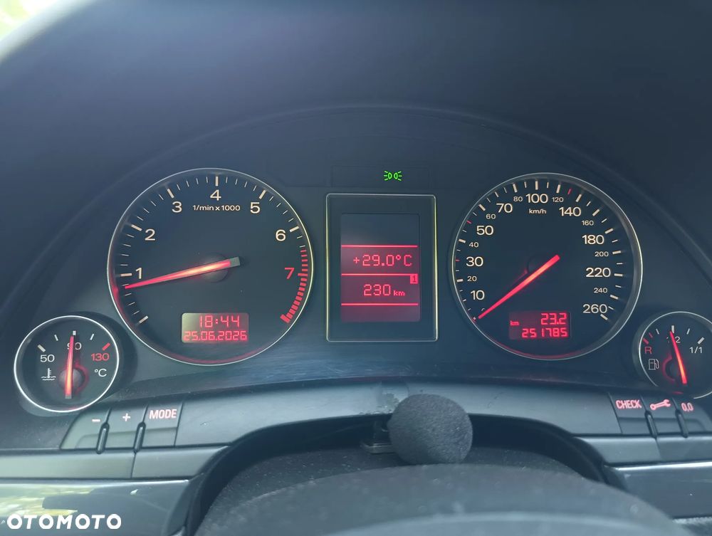 Audi A4 Limousine - 16