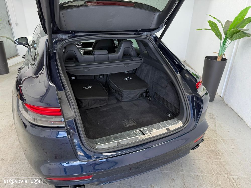 Porsche Panamera Sport Turismo 4 E-Hybrid - 24