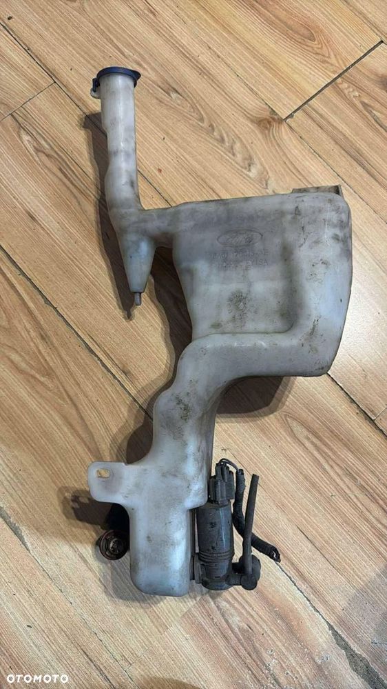 zbiornik płynu do spryskiwaczy ford fiesta mk7 lift - 1
