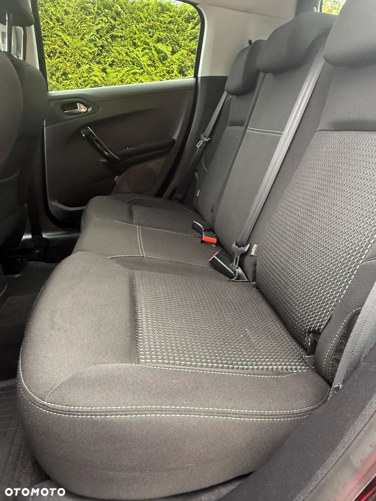 Peugeot 208 1.2 PureTech GPF Allure S&S EAT6 - 12