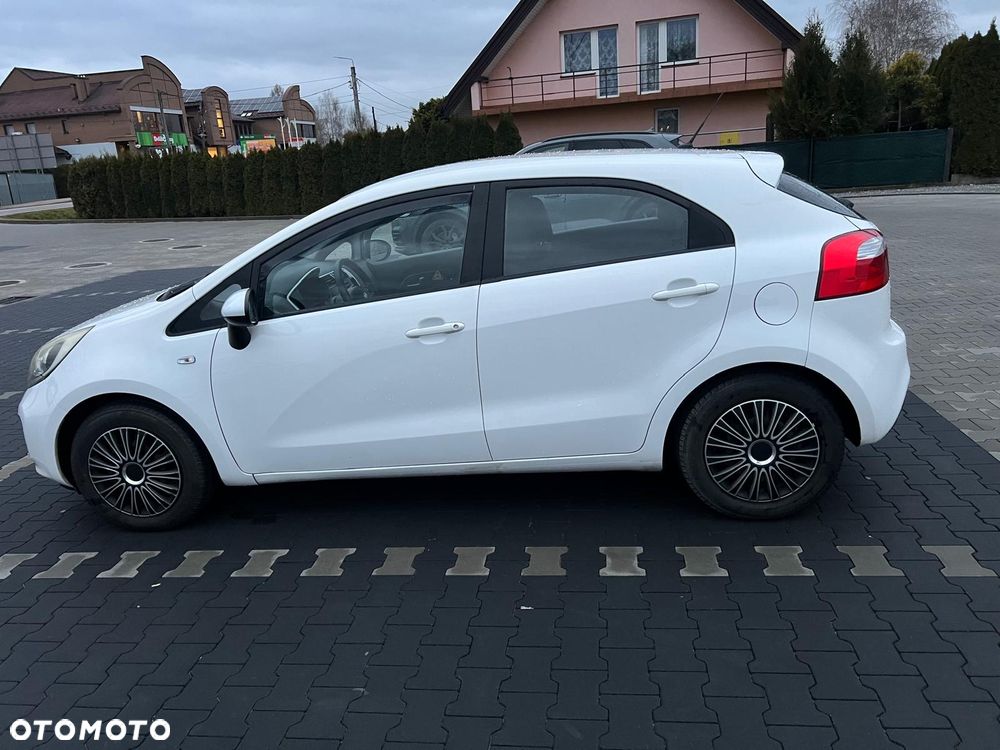 Kia Rio 1.1 crdi M - 13