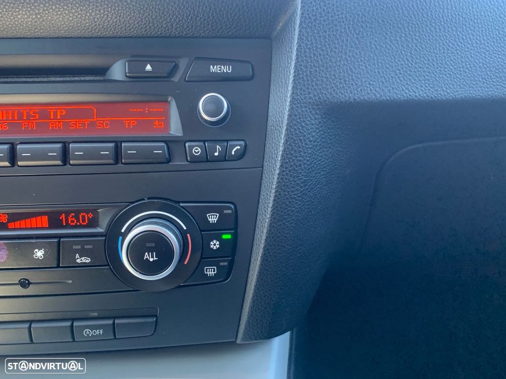 BMW 318 d Pack M - 34