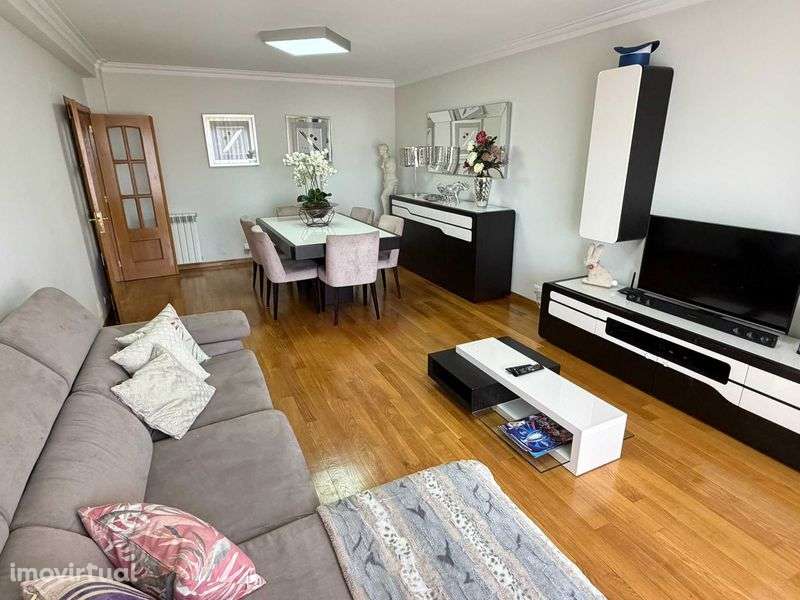 Apartamento t3 à venda na Rua António Sampaio, 29 - Grande imagem: 2/12
