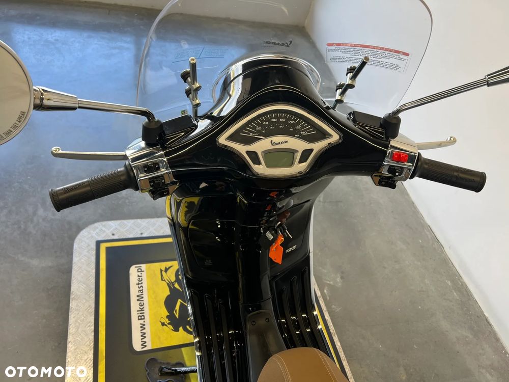 Piaggio Vespa - 12