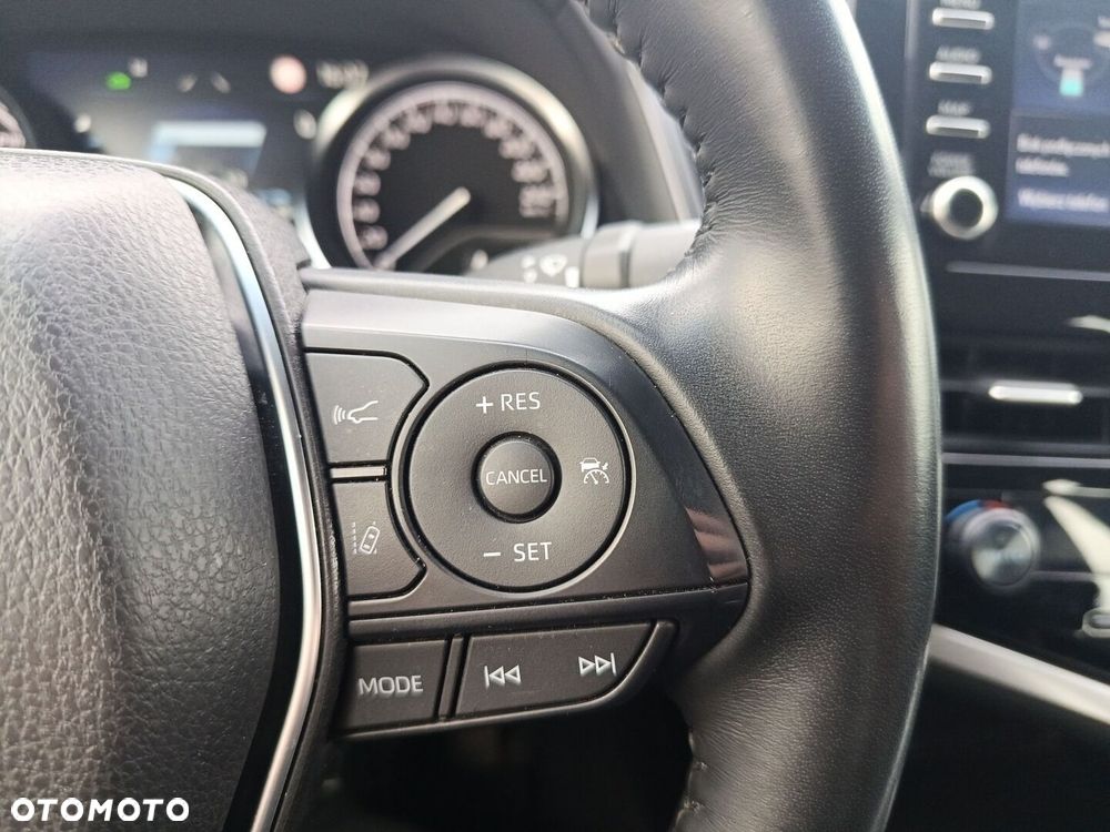 Toyota Camry 2.5 Hybrid Comfort CVT - 24