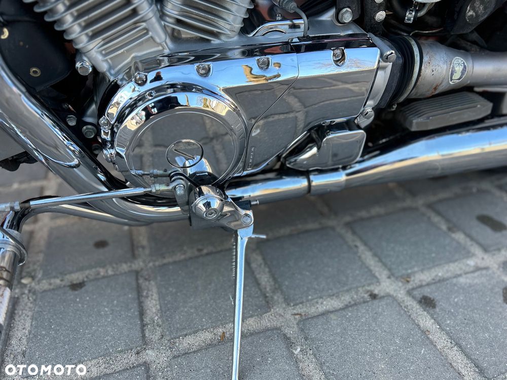 Suzuki Intruder - 14