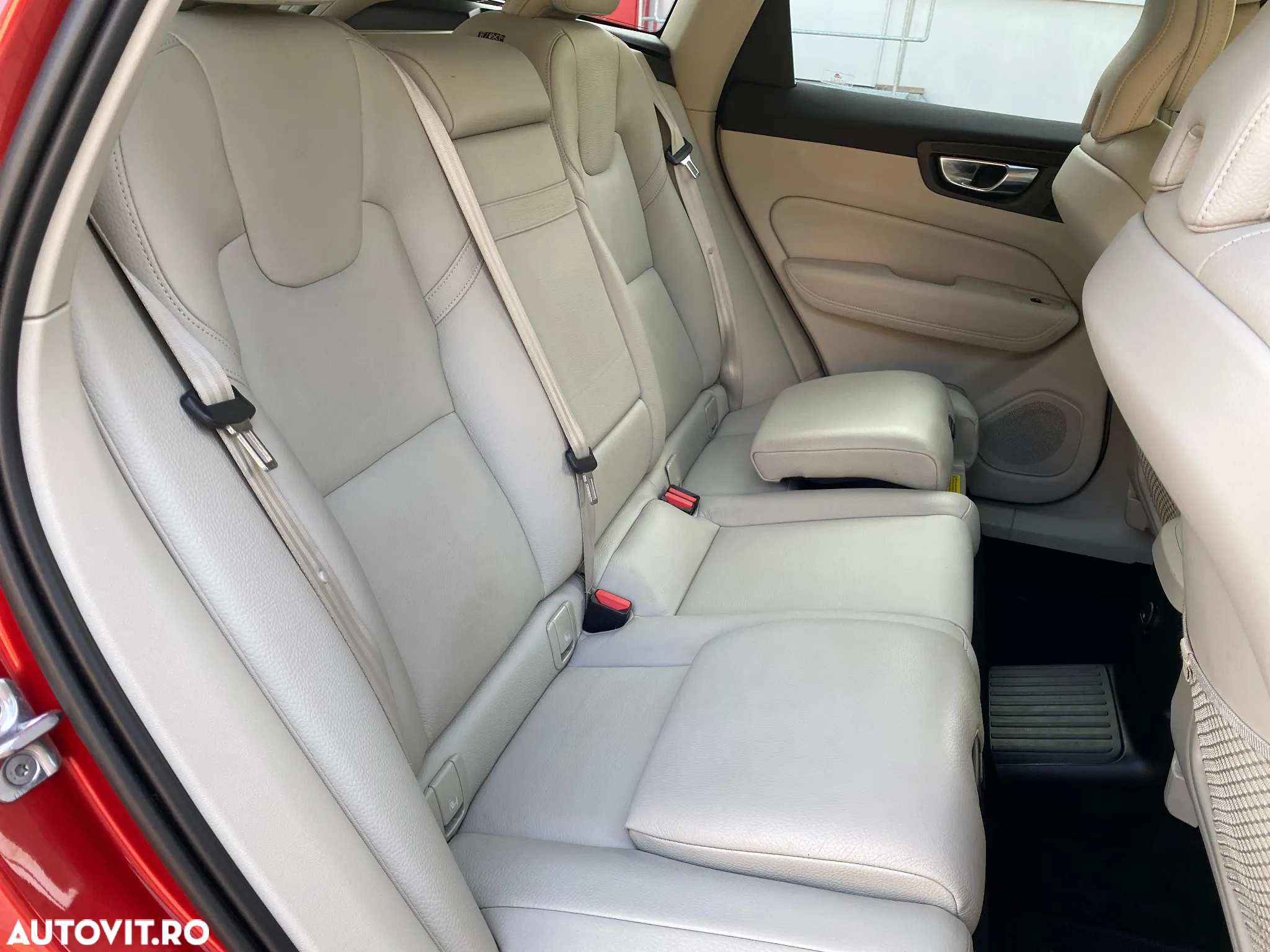 Volvo XC 60 T6 AWD Recharge Geartronic Inscription - 8