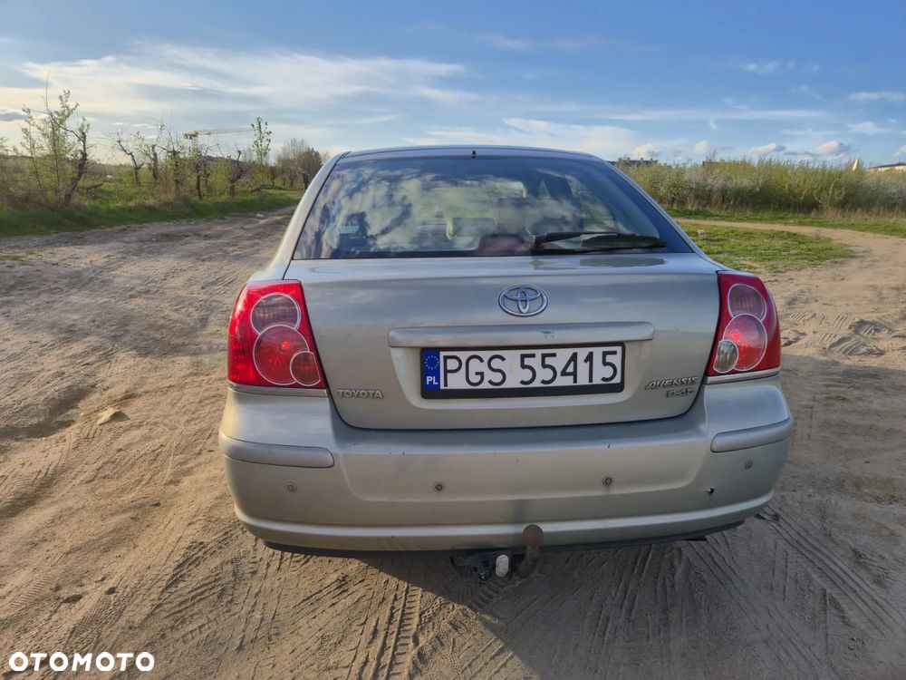 Toyota Avensis 2.0 D-4D Luna - 4