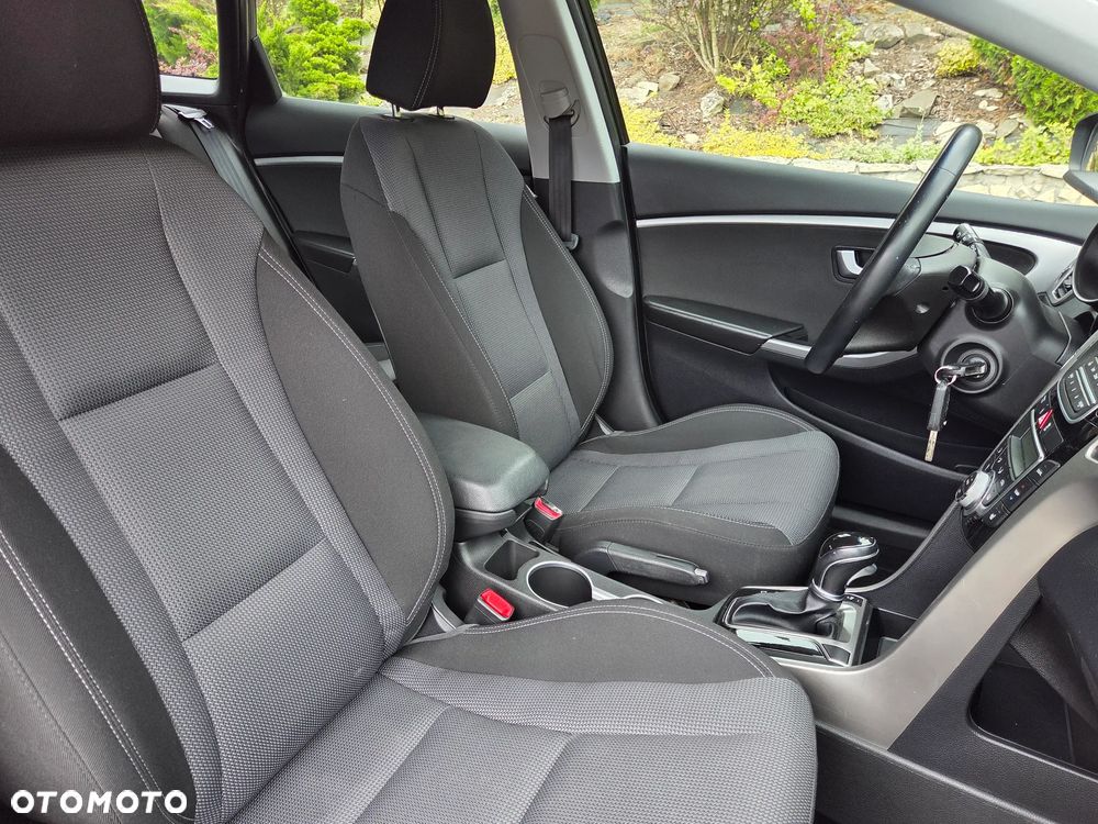 Hyundai i30 Kombi 1.6 GDi DCT Premium - 24
