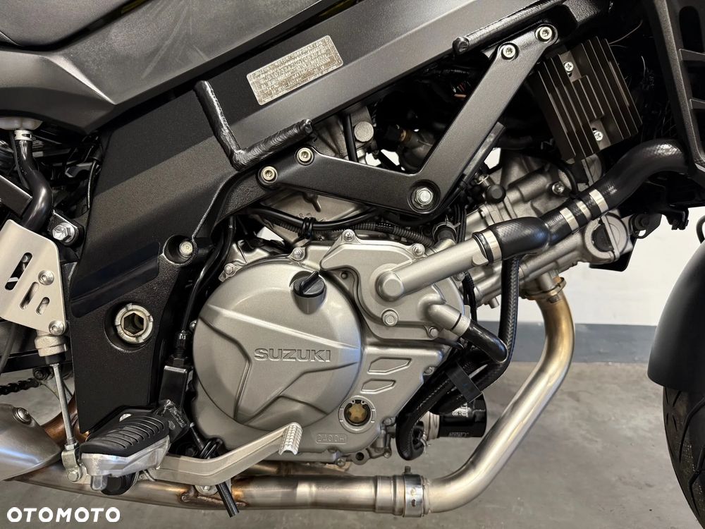 Suzuki V-STROM - 16
