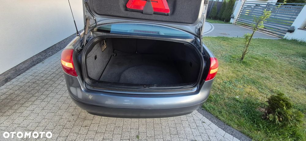 Audi A6 Limousine 2.4 - 17