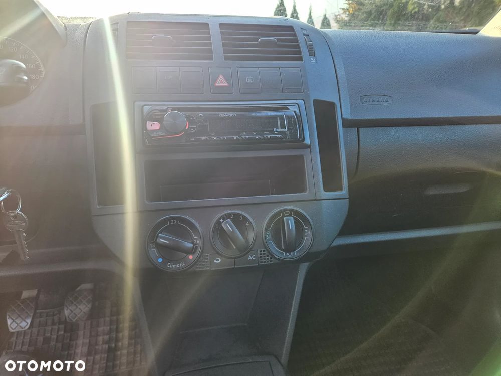 Volkswagen Polo 1.6 Goal - 28