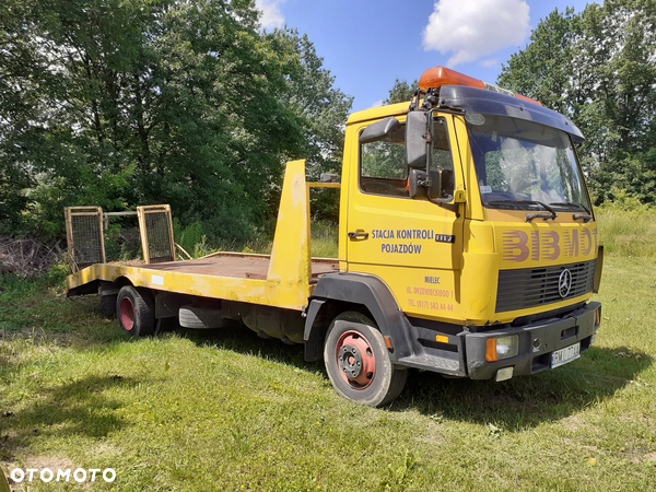 Mercedes-Benz 817