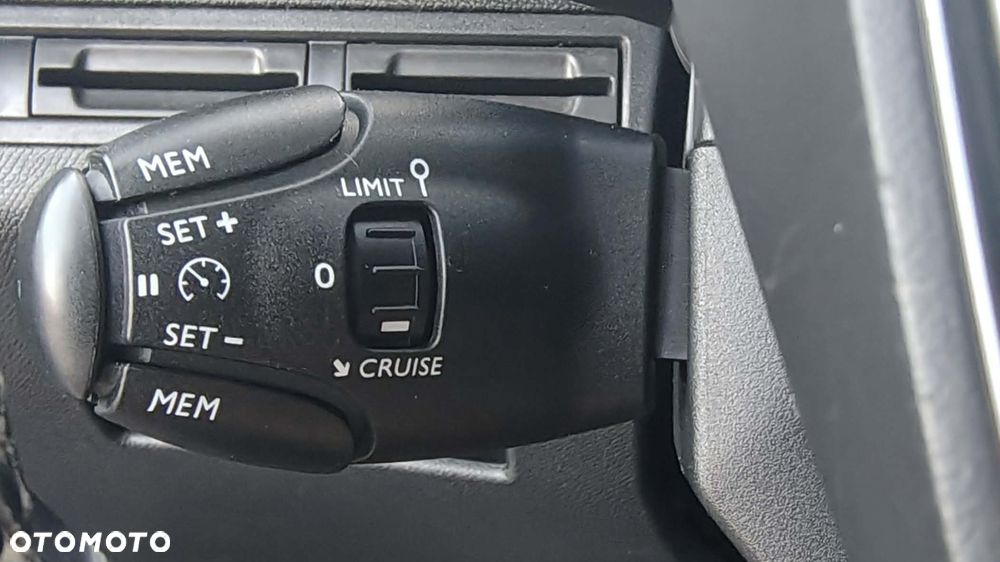 Peugeot 3008 1.5 BlueHDi Active S&S EAT8 - 13