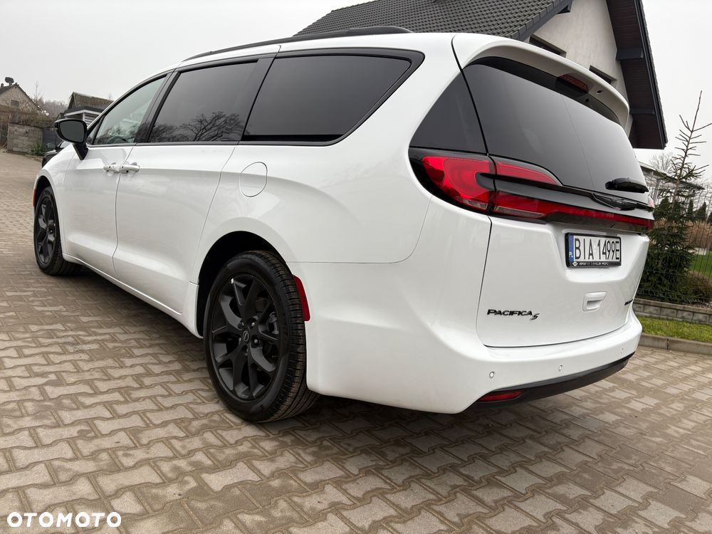 Chrysler Pacifica - 6