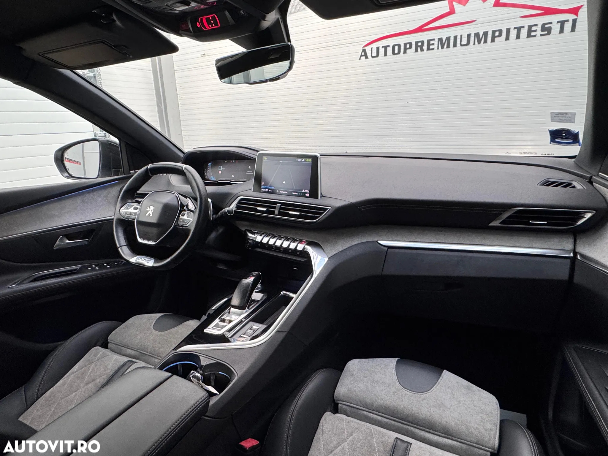 Peugeot 3008 Plug-In Hybrid 225 e-EAT8 GT - 12