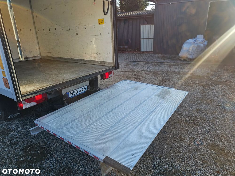 Mercedes-Benz Sprinter - 16