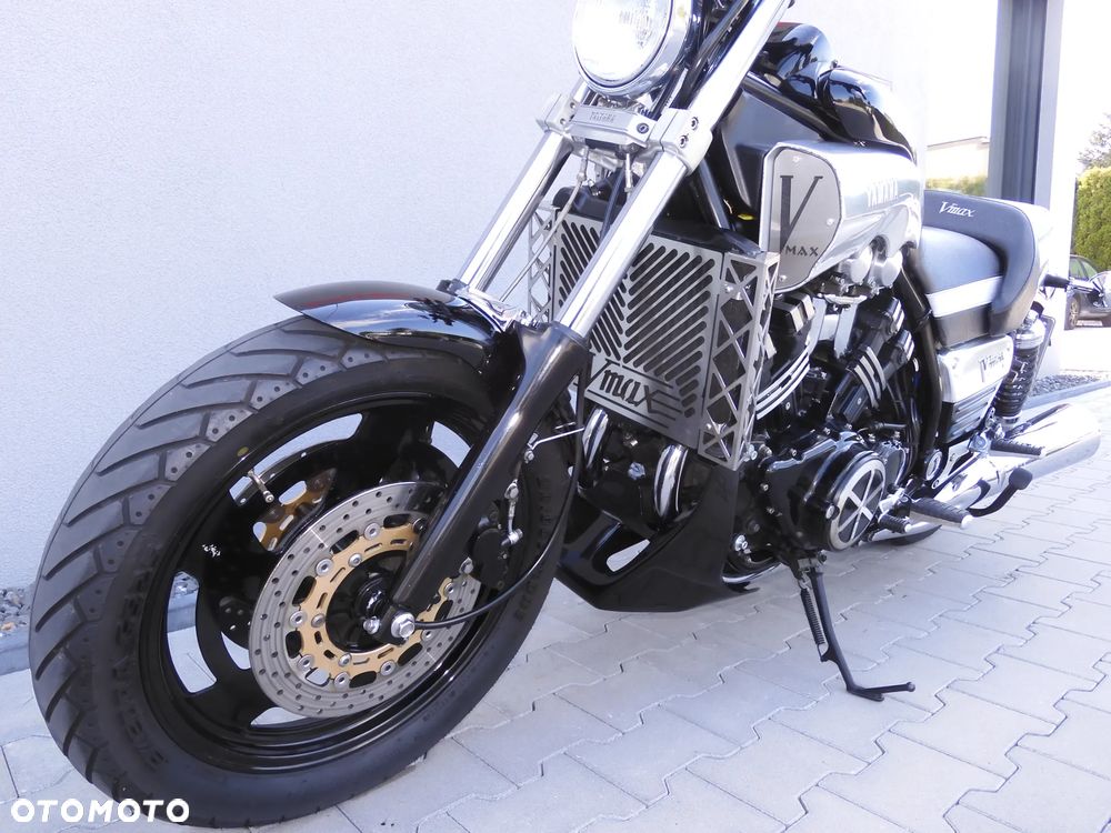 Yamaha V-MAX - 24