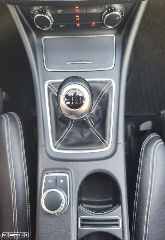 Mercedes-Benz A 180 CDI (BlueEFFICIENCY) Urban - 12