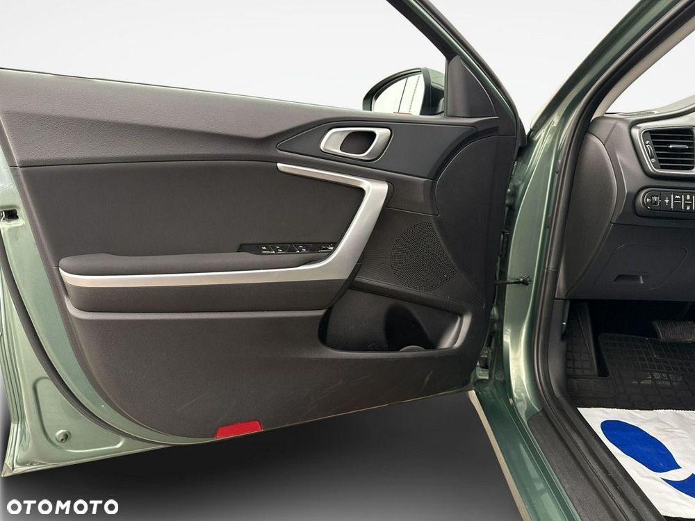 Kia Ceed - 10