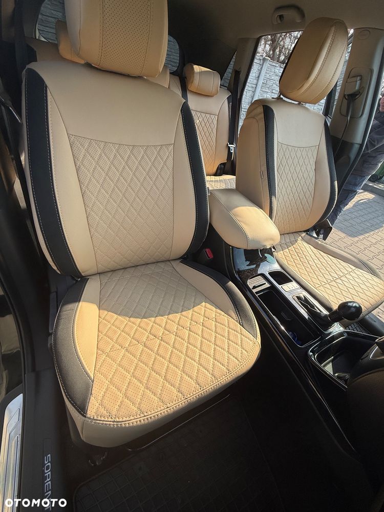 Kia Sorento - 12