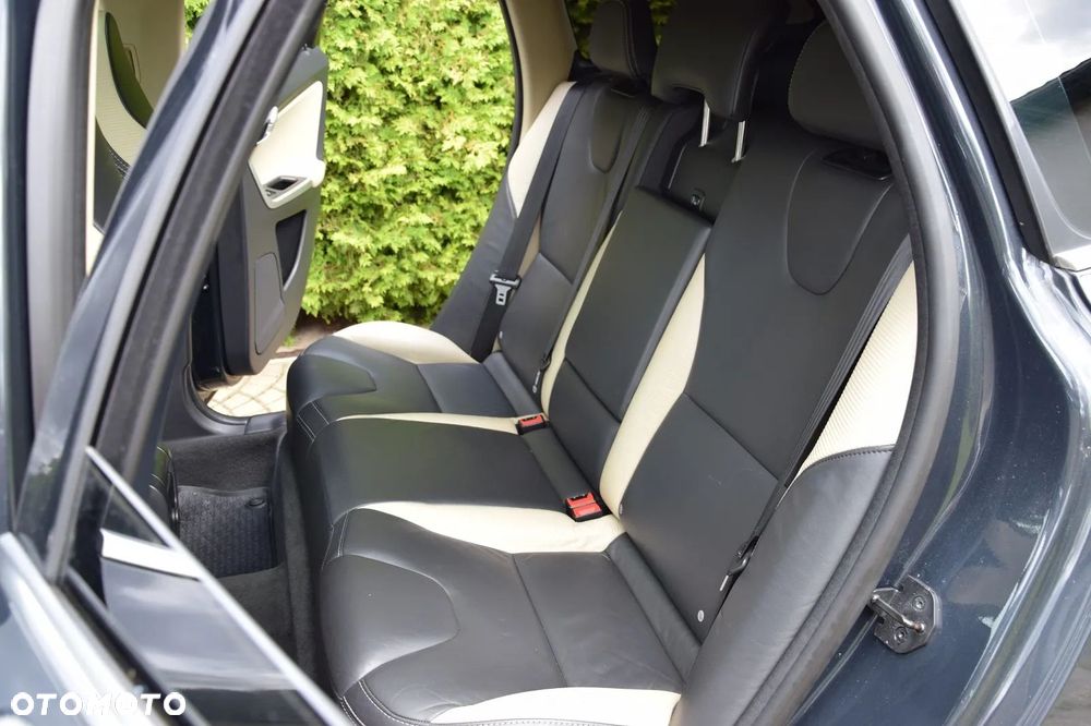 Volvo XC 60 D5 AWD RDesign - 22