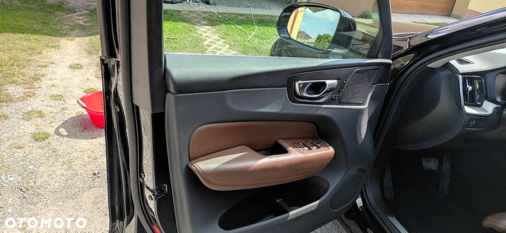 Volvo XC 60 T6 AWD Geartronic Momentum - 10