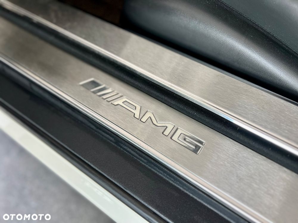 Mercedes-Benz SL 63 AMG - 9