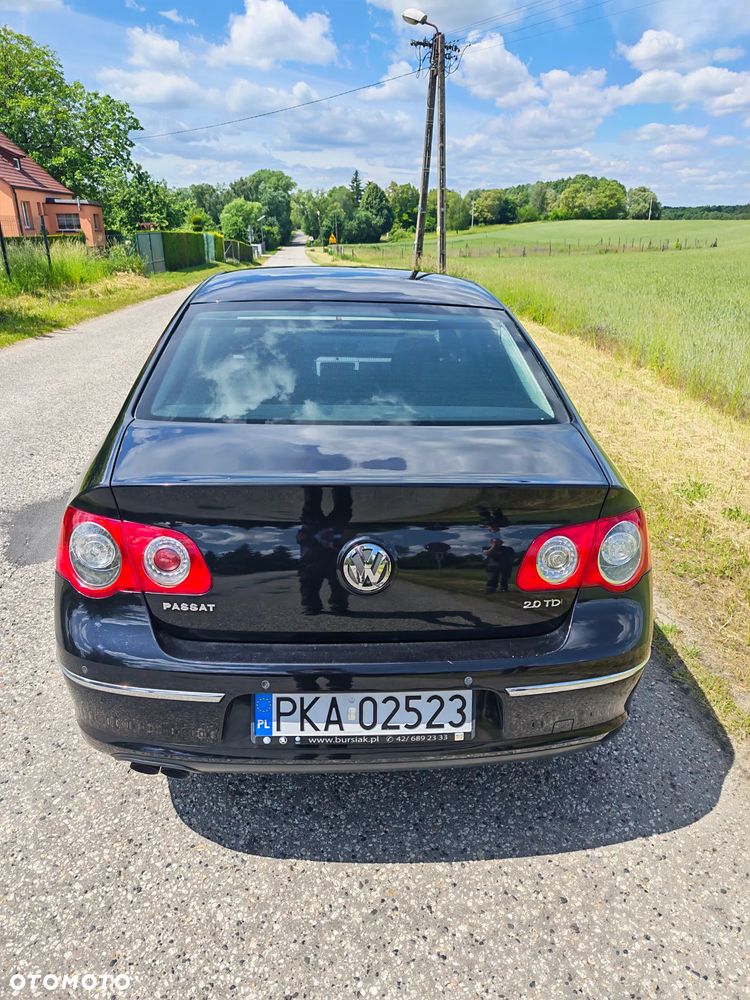 Volkswagen Passat 2.0 TDI Comfortline - 5