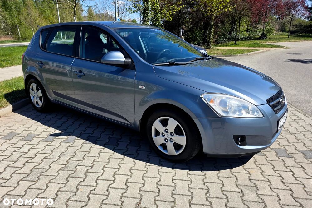 Kia Ceed 2.0 crdi Comfort + - 3