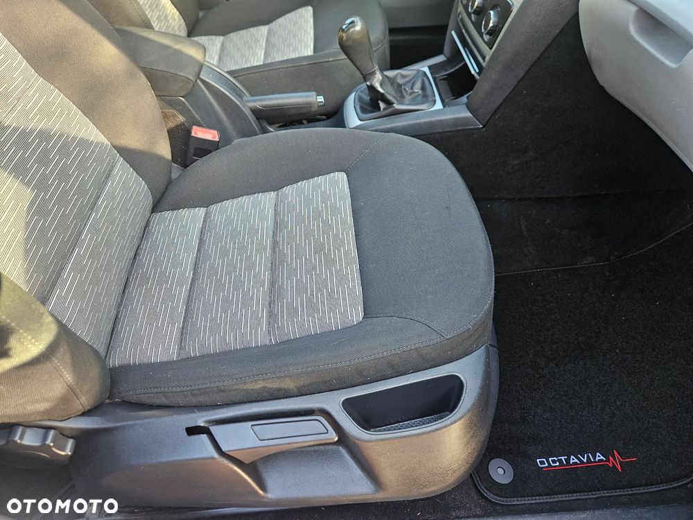 Skoda Octavia 1.6 Ambition - 6