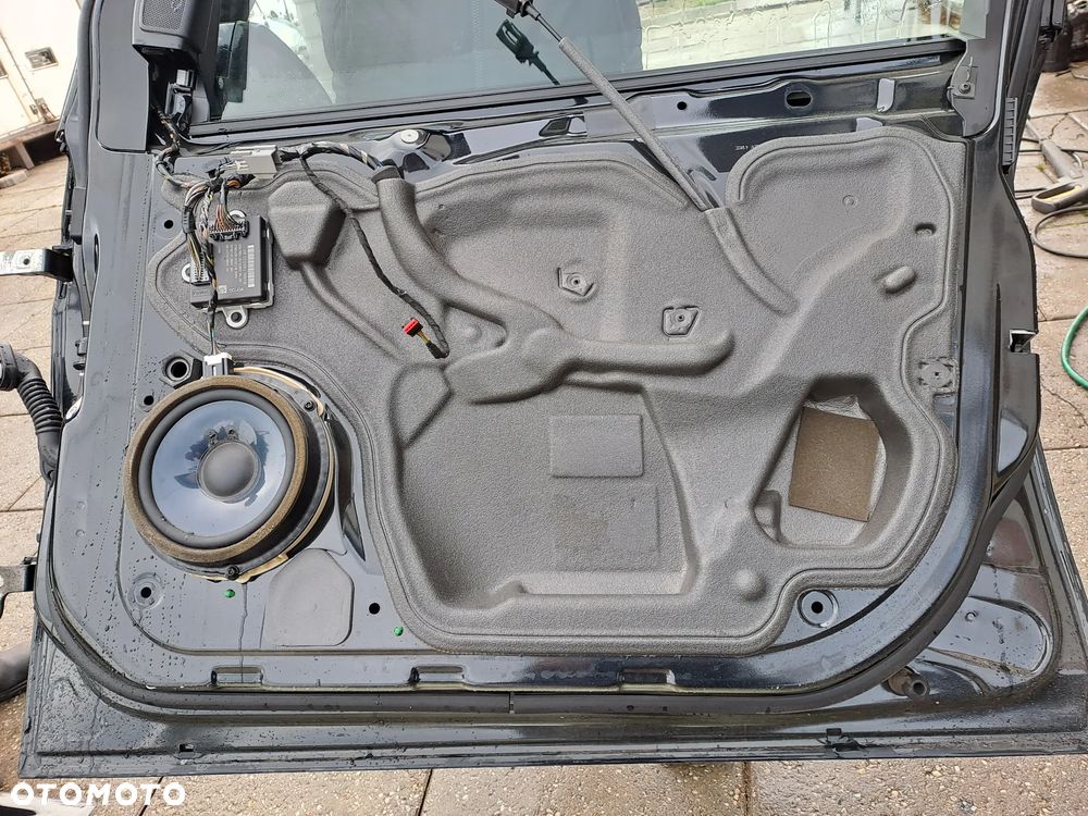 Ford Fokus MK3 HB 5D klapa bagażnika kod lakieru FB Panther Black Metalik - 24