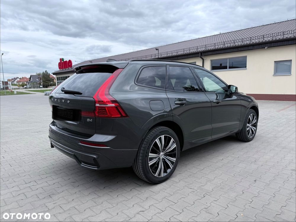Volvo XC 60 B4 D Plus Dark - 5