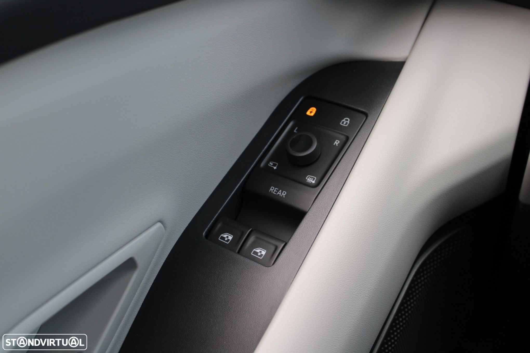 Ford Explorer 77 kWh Premium - 40