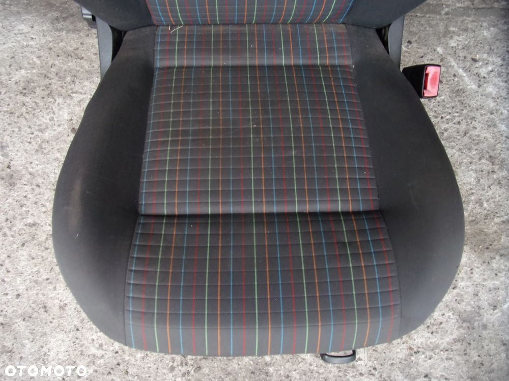 Fotel przedni przód lewy prawy VW Polo 9N FL 3D - 2