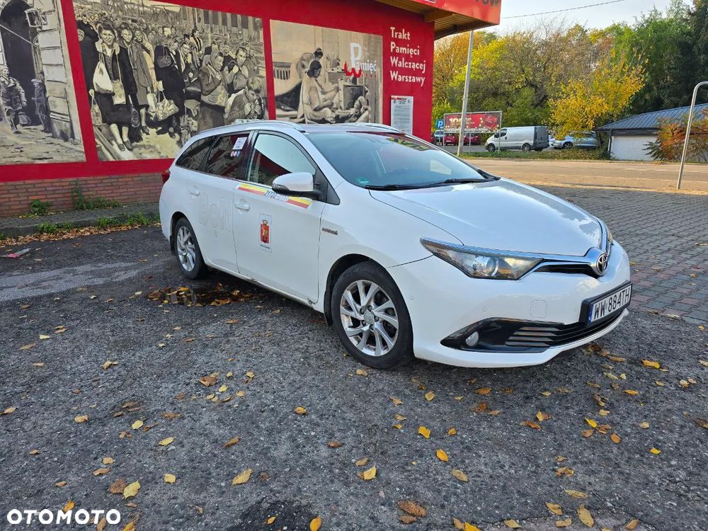 Toyota Auris Hybrid 135 Premium - 12