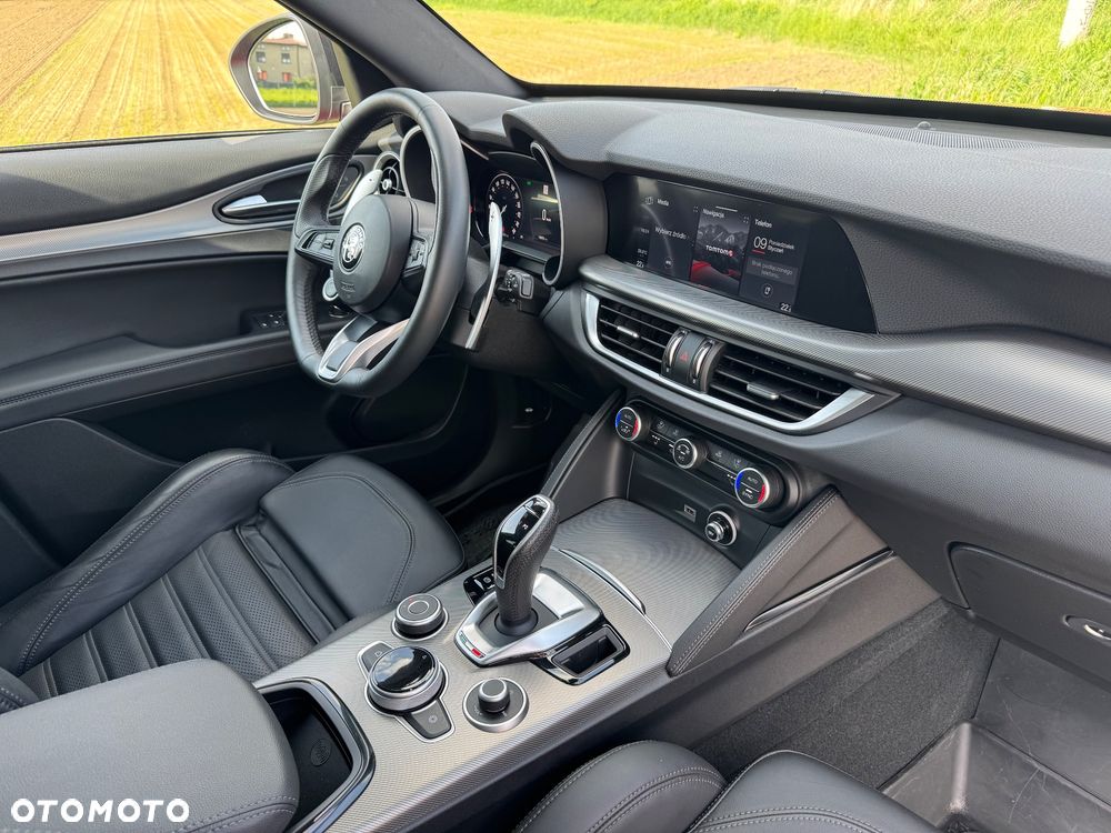 Alfa Romeo Stelvio 2.0 Turbo 16V AT8-Q4 Veloce Ti - 22