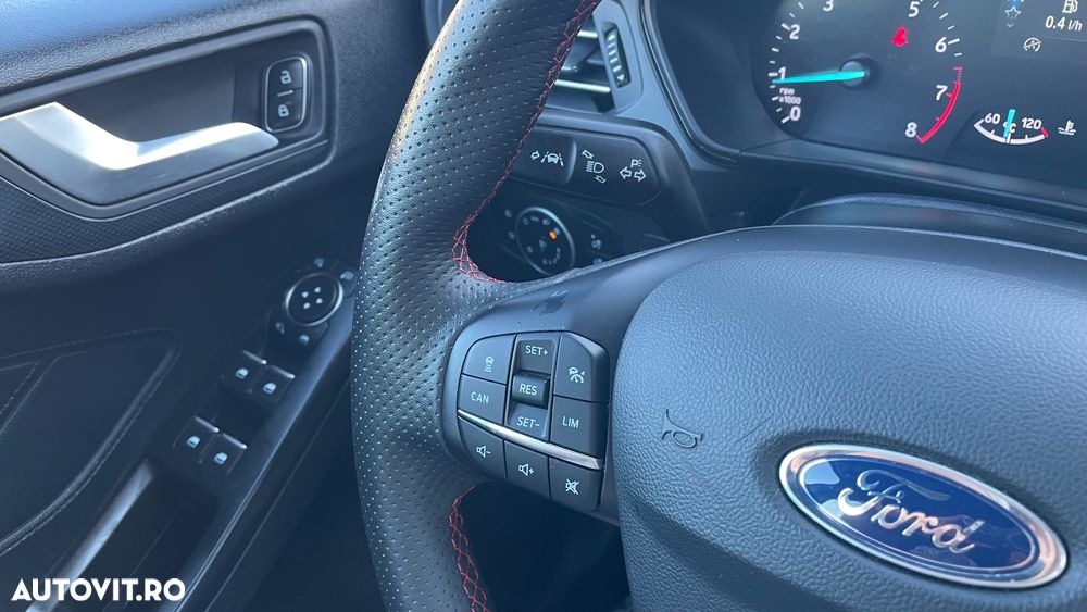 Ford Focus 1.0 EcoBoost Start-Stopp-System ST-LINE - 18