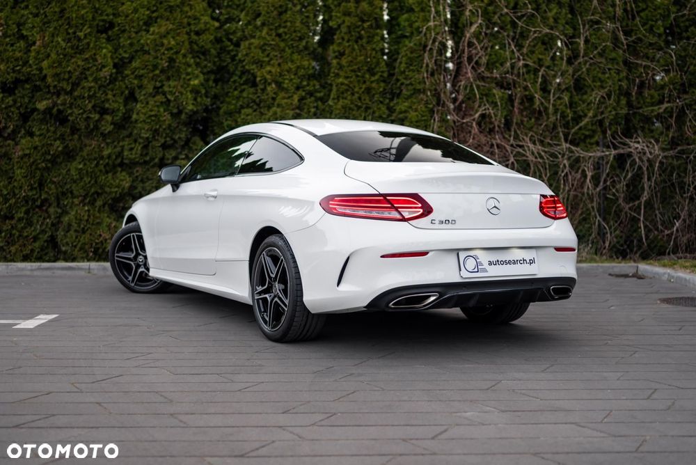 Mercedes-Benz Klasa C 300 9G-TRONIC - 6