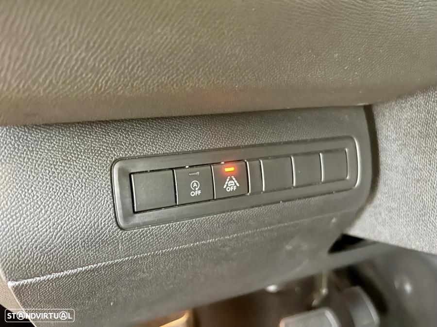 Peugeot 308 SW 1.2 PureTech Allure Pack EAT8 — fotografia 14
