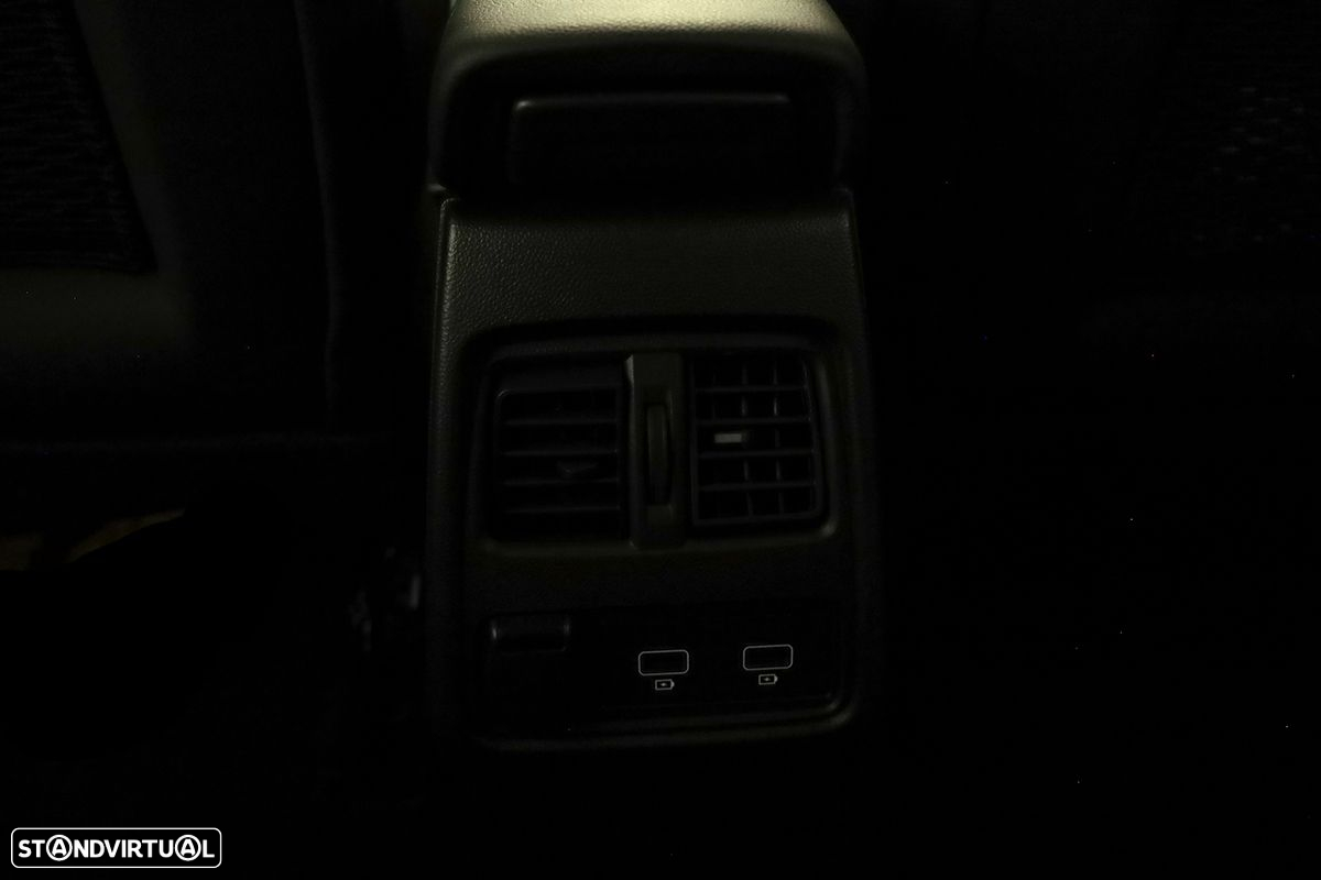 Renault Captur 1.0 TCe Techno Bi-Fuel - 24
